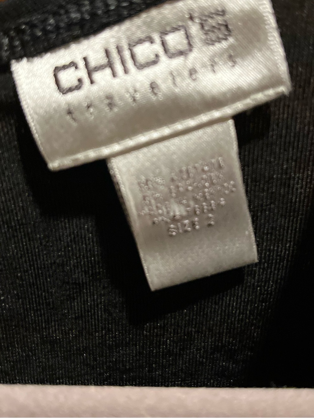 36. WOMENS CHICO’S TRAVELERS 2/L DETAIL TOP - Picture 2 of 4